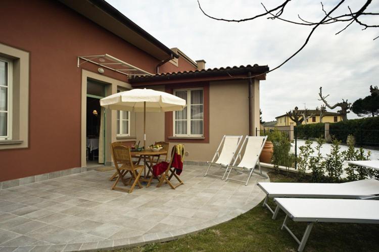 Cevoli Country Resort Lari Exteriér fotografie