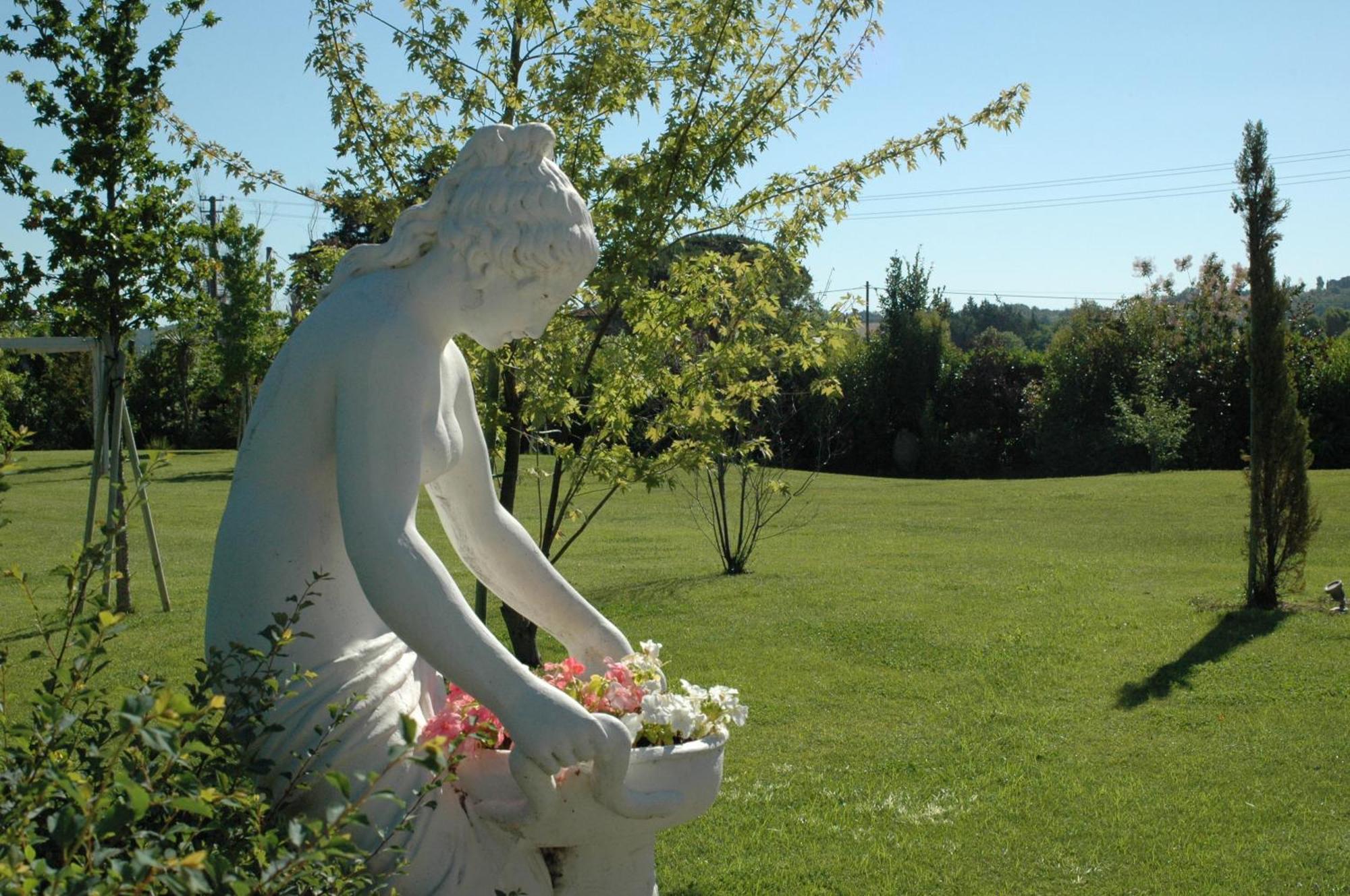 Cevoli Country Resort Lari Exteriér fotografie