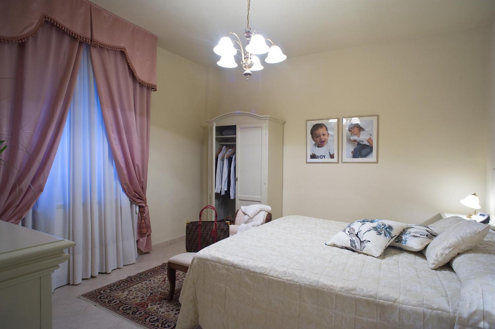 Cevoli Country Resort Lari Pokoj fotografie