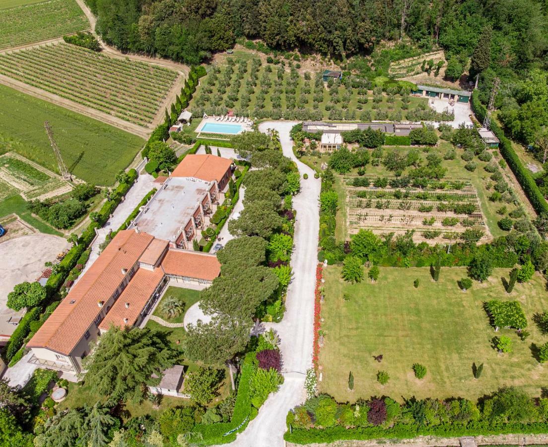 Cevoli Country Resort Lari Exteriér fotografie
